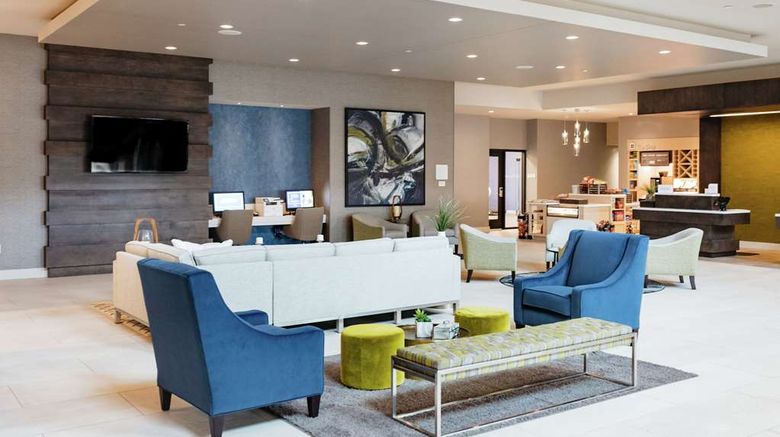 <b>Hilton Garden Inn Madison Sun Prairie Lobby</b>. Images powered by <a href="https://iceportal.shijigroup.com/" title="IcePortal" target="_blank">IcePortal</a>.