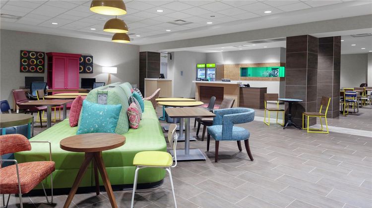 Home2 Suites by Hilton South Park Lobby