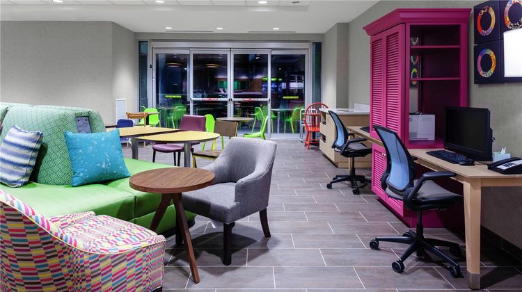 Home2 Suites by Hilton South Park Lobby
