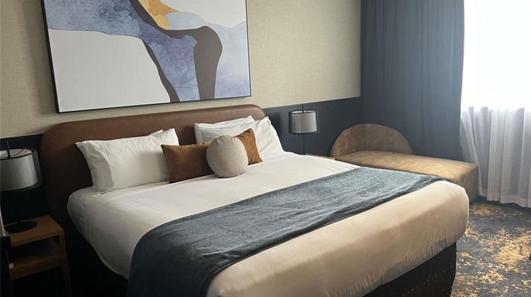 Mercure Albury Room