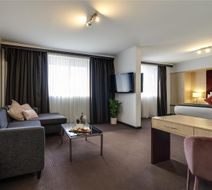 Mercure Albury Room