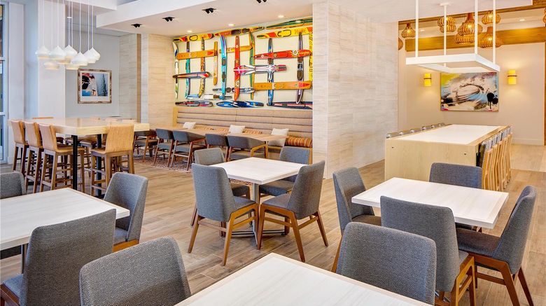 <b>Hyatt House Orlando Universal Restaurant</b>. Images powered by <a href="https://iceportal.shijigroup.com/" title="IcePortal" target="_blank">IcePortal</a>.