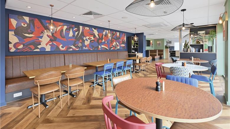 <b>Travelodge London Harrow Restaurant</b>. Images powered by <a href="https://iceportal.shijigroup.com/" title="IcePortal" target="_blank">IcePortal</a>.