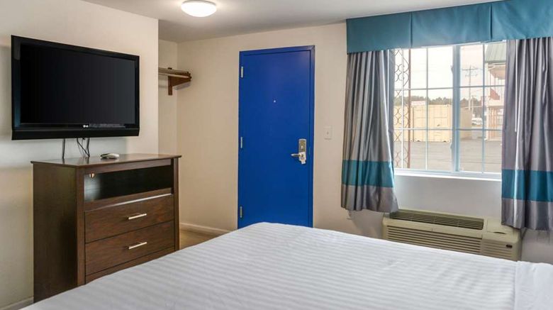 <b>Rodeway Inn Milford Room</b>. Images powered by <a href="https://iceportal.shijigroup.com/" title="IcePortal" target="_blank">IcePortal</a>.
