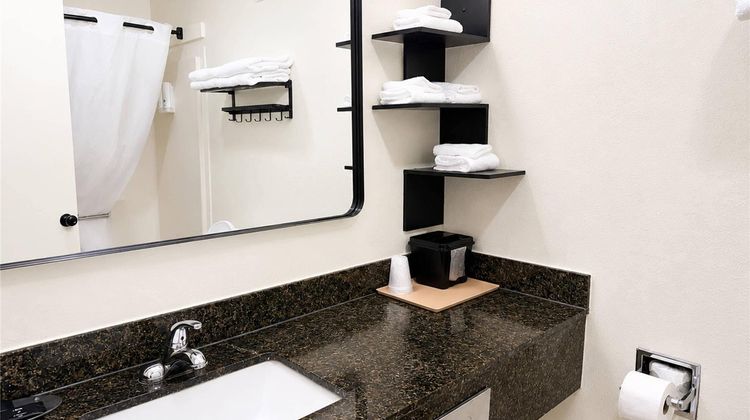 Quality Inn Harrodsburg Room
