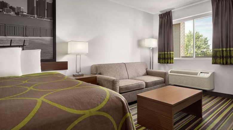 <b>Super 8 Windsor/Dougall Room</b>. Images powered by <a href="https://iceportal.shijigroup.com/" title="IcePortal" target="_blank">IcePortal</a>.
