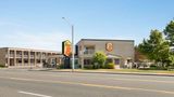 Super 8 Windsor/Dougall Exterior