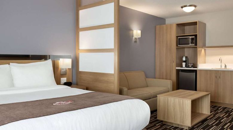 <b>Microtel Inn/Suites by Wyndham Val-d'Or Room</b>. Images powered by <a href="https://iceportal.shijigroup.com/" title="IcePortal" target="_blank">IcePortal</a>.