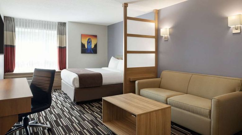 <b>Microtel Inn/Suites by Wyndham Val-d'Or Room</b>. Images powered by <a href="https://iceportal.shijigroup.com/" title="IcePortal" target="_blank">IcePortal</a>.