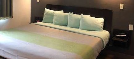 Super 8 Kenedy TX Room