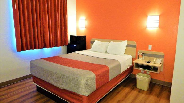 <b>Baymont by Wyndham Sheridan Room</b>. Images powered by <a href="https://iceportal.shijigroup.com/" title="IcePortal" target="_blank">IcePortal</a>.