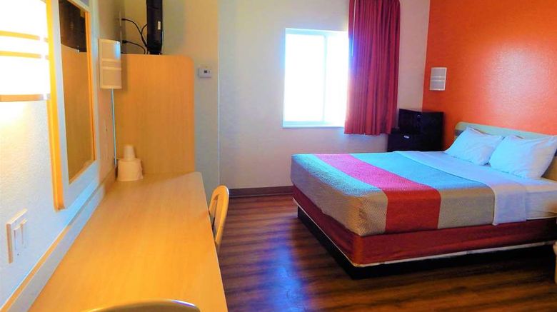 <b>Baymont by Wyndham Sheridan Room</b>. Images powered by <a href="https://iceportal.shijigroup.com/" title="IcePortal" target="_blank">IcePortal</a>.
