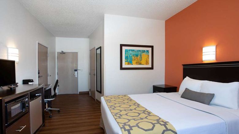 <b>Baymont by Wyndham Sheridan Room</b>. Images powered by <a href="https://iceportal.shijigroup.com/" title="IcePortal" target="_blank">IcePortal</a>.