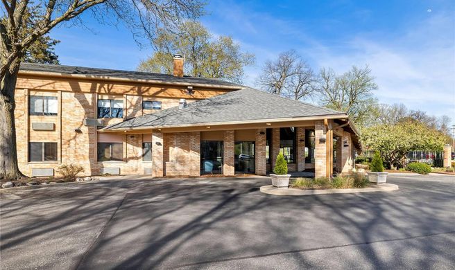 AmericInn by Wyndham Delafield Exterior