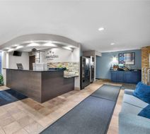 AmericInn by Wyndham Delafield Lobby