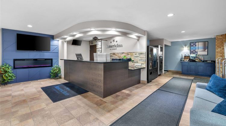 AmericInn by Wyndham Delafield Lobby