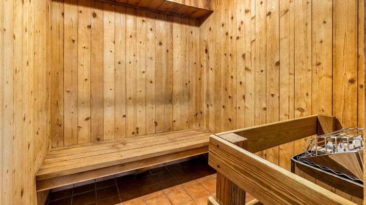 AmericInn by Wyndham Delafield Spa