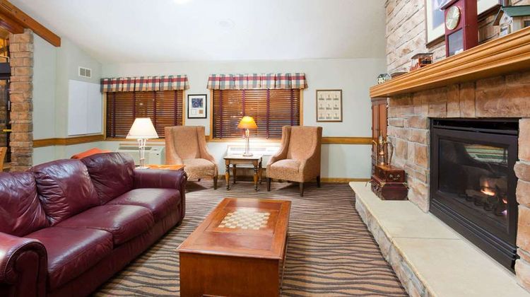 AmericInn by Wyndham Coon Rapids Lobby