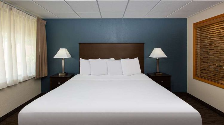 AmericInn by Wyndham La Crosse Suite