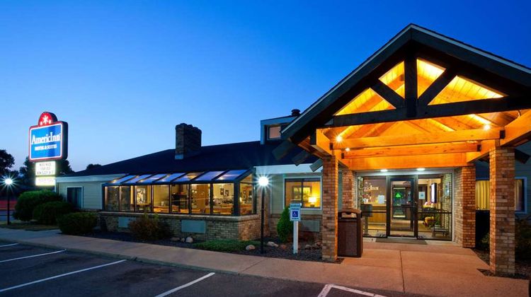 AmericInn Hotel & Suites New Richmond Exterior