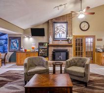 AmericInn Hotel & Suites New Richmond Lobby