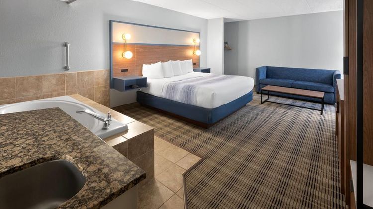 AmericInn by Wyndham Chippewa Falls Suite