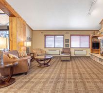 AmericInn Lodge & Suites Calumet Lobby