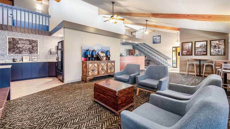 AmericInn by Wyndham Bemidji Lobby