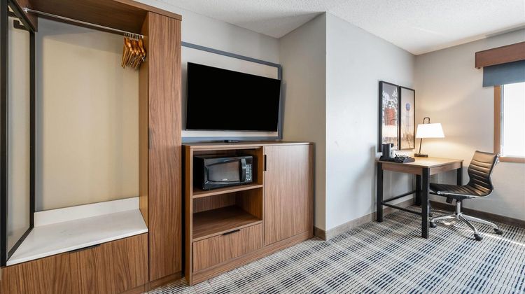 AmericInn by Wyndham Bemidji Suite