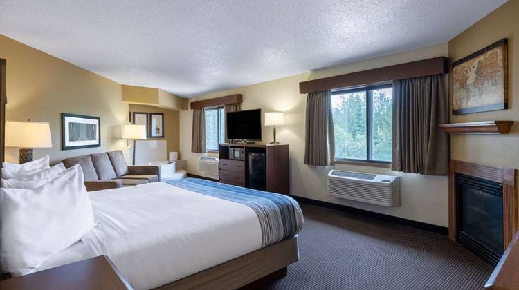 AmericInn by Wyndham Two Harbors Suite