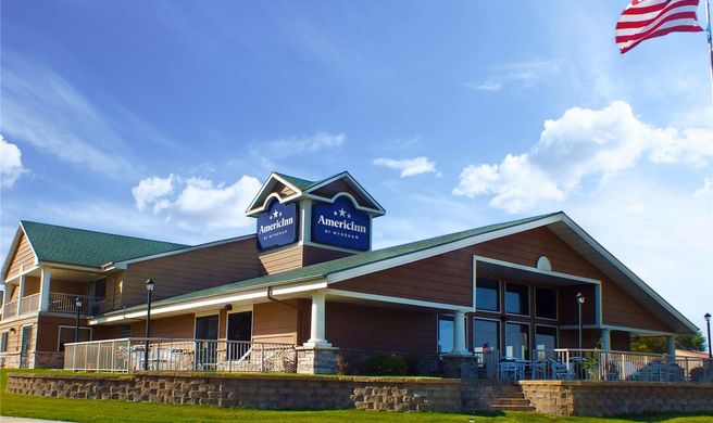 AmericInn by Wyndham Okoboji Exterior