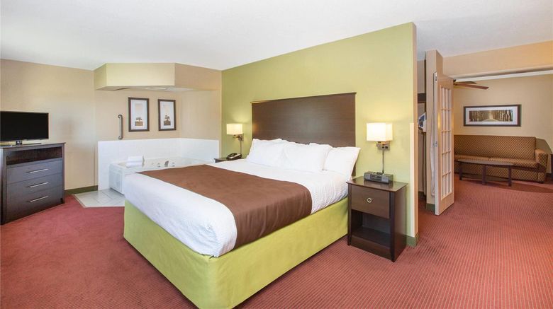 <b>AmericInn by Wyndham Okoboji Room</b>. Images powered by <a href="https://iceportal.shijigroup.com/" title="IcePortal" target="_blank">IcePortal</a>.