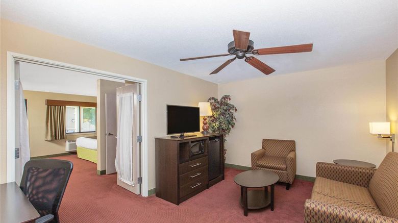<b>AmericInn by Wyndham Okoboji Room</b>. Images powered by <a href="https://iceportal.shijigroup.com/" title="IcePortal" target="_blank">IcePortal</a>.