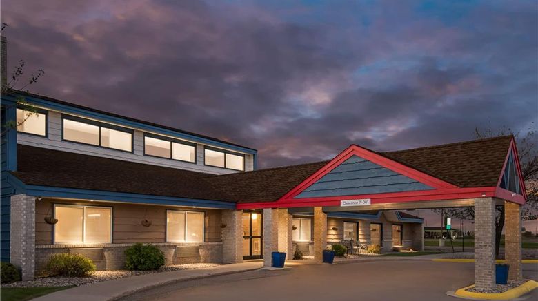 <b>AmericInn Lodge/Suites Crookston U of M Exterior</b>. Images powered by <a href="https://iceportal.shijigroup.com/" title="IcePortal" target="_blank">IcePortal</a>.