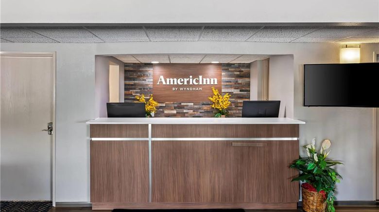 <b>AmericInn Lodge/Suites Crookston U of M Lobby</b>. Images powered by <a href="https://iceportal.shijigroup.com/" title="IcePortal" target="_blank">IcePortal</a>.
