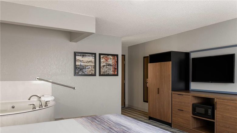 <b>AmericInn by Wyndham Alexandria Suite</b>. Images powered by <a href="https://iceportal.shijigroup.com/" title="IcePortal" target="_blank">IcePortal</a>.
