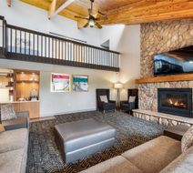 AmericInn by Wyndham Baudette Lobby