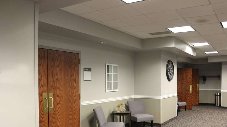 <b>AmericInn by Wyndham Mankato Center Lobby</b>. Images powered by <a href="https://iceportal.shijigroup.com/" title="IcePortal" target="_blank">IcePortal</a>.