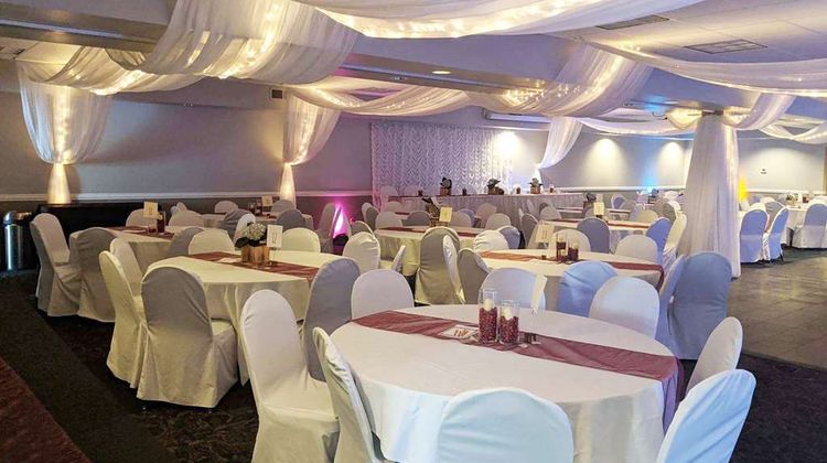 AmericInn by Wyndham Mankato Center Ballroom