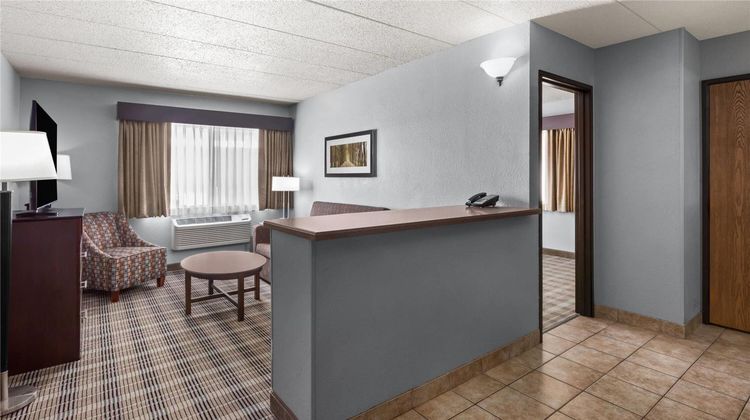 AmericInn by Wyndham Mankato Center Room
