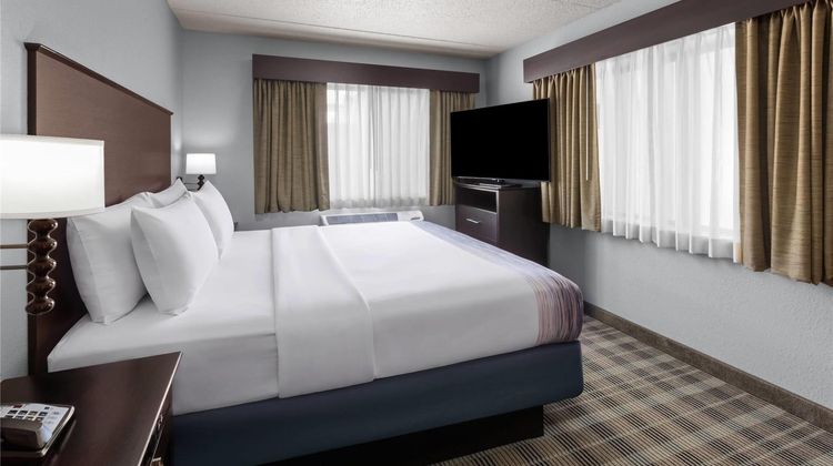 AmericInn by Wyndham Mankato Center Room