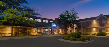AmericInn by Wyndham Mankato Center Exterior