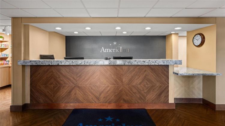 AmericInn by Wyndham Mankato Center Lobby