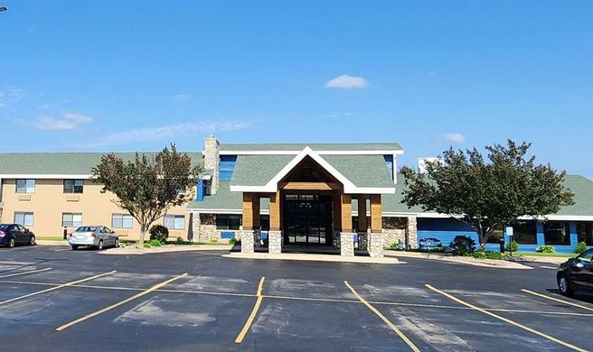 AmericInn by Wyndham Austin Exterior