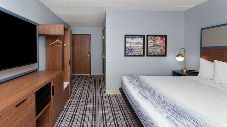 AmericInn by Wyndham Austin Room