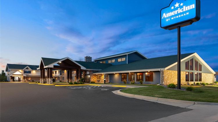 AmericInn by Wyndham Austin Exterior