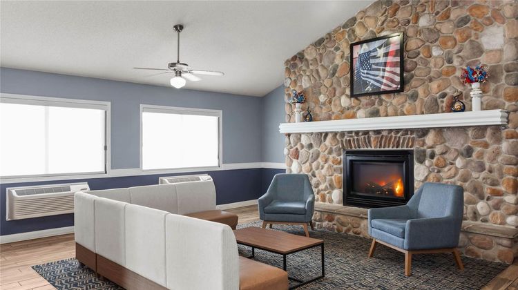 AmericInn by Wyndham Austin Lobby