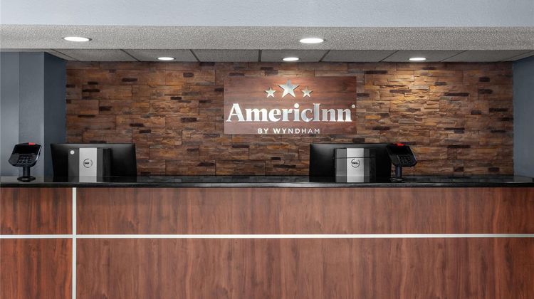 AmericInn by Wyndham Austin Lobby