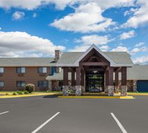 AmericInn by Wyndham Austin Exterior