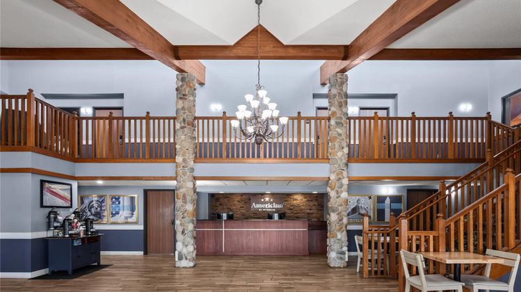 AmericInn by Wyndham Austin Lobby